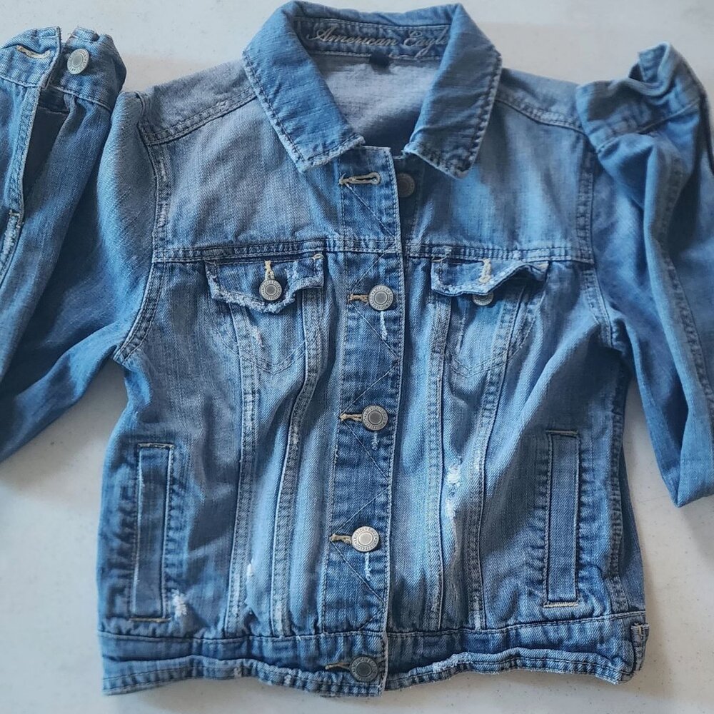 American Eagle Juniors Distressed Blue Denim Jacket-Women's Size Medium